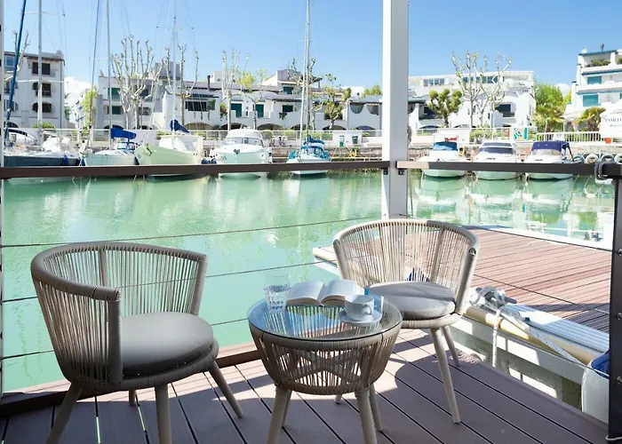 Portoverde Luxury Houseboat