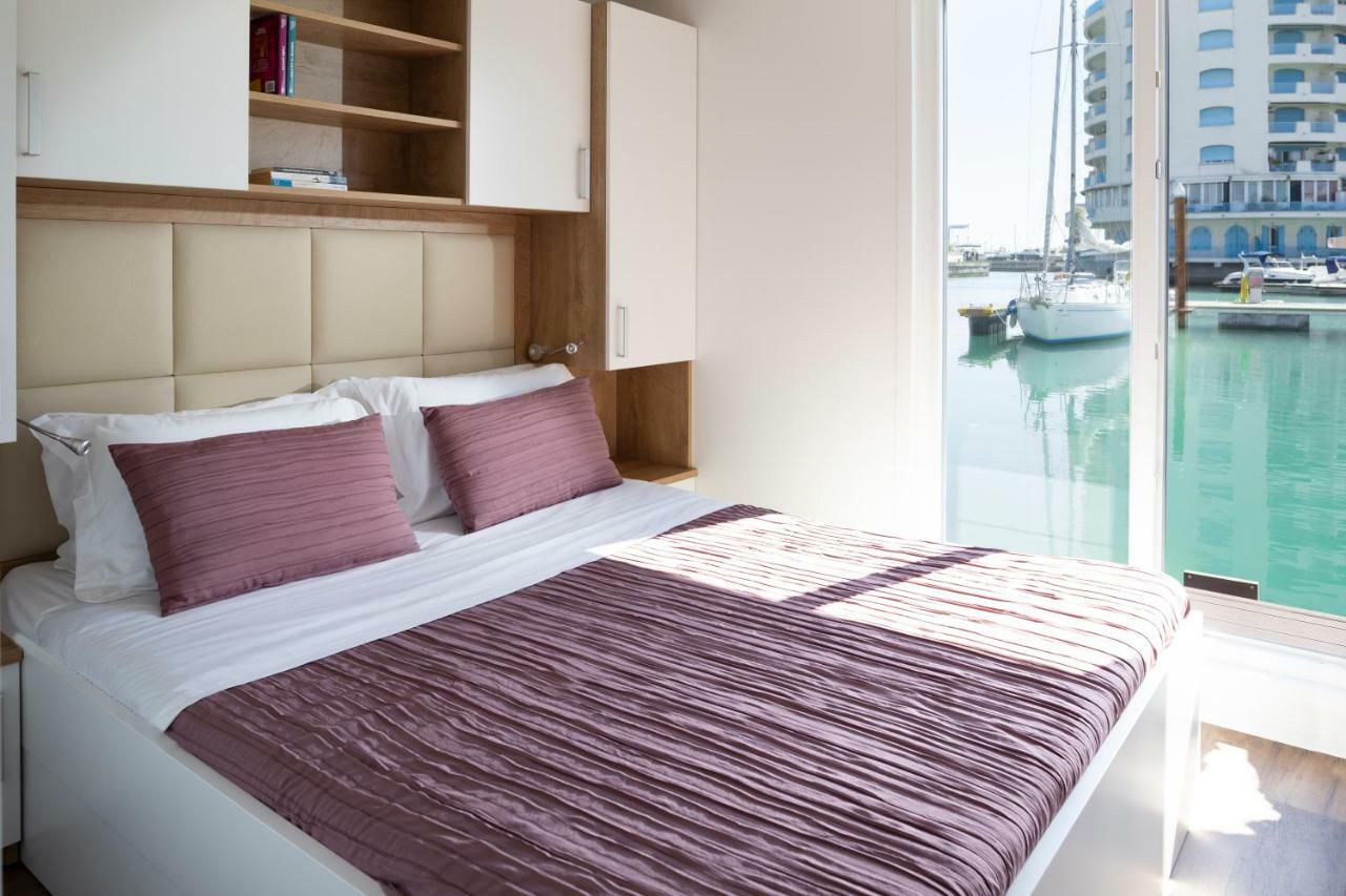 Portoverde Luxury Houseboat Misano Adriatico