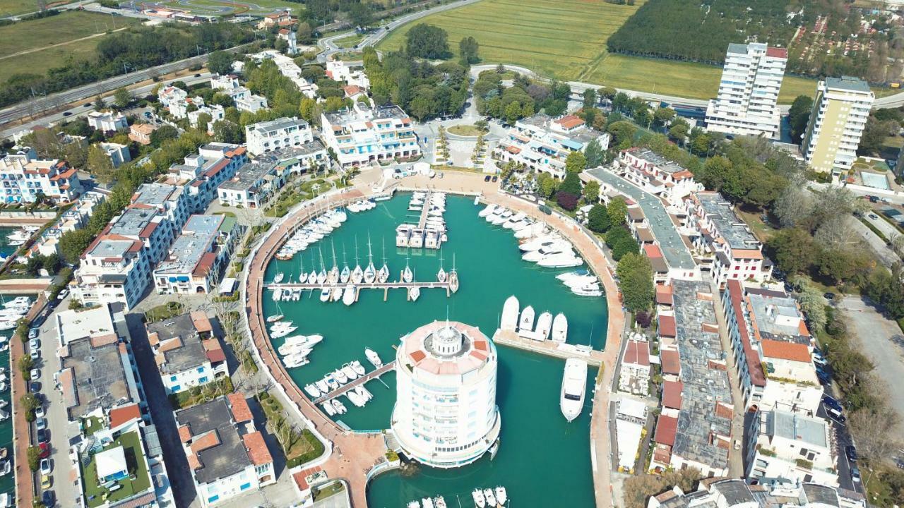 Portoverde Luxury Houseboat Misano Adriatico